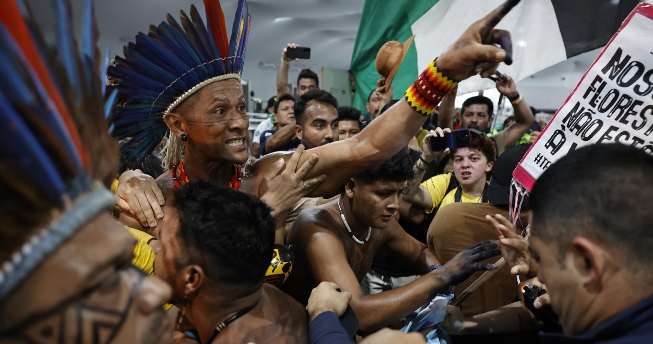 Demonstranci wdarli się na konferencję klimatyczną w Brazylii. Galeria