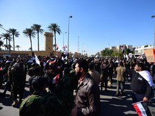 Demonstranci zaatakowali ambasadę USA w Bagdadzie. Placówka ewakuowana