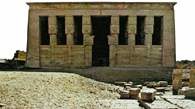 Dendera, fasada sanktuarium Hathor /Encyklopedia Internautica