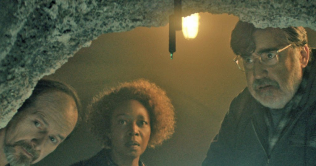 Denis O’Hare, Alfre Woodard i Alfred Molina w "The Boroughs" /materiały prasowe
