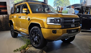 Denza Bao 5 to hybrydowy SUV. Ma 544 KM i przejedzie ponad 860 km