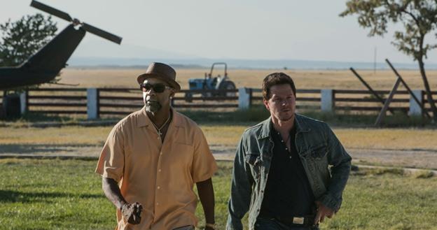 Denzel Washington i Mark Wahlberg w filmie "Agenci" /materiały prasowe