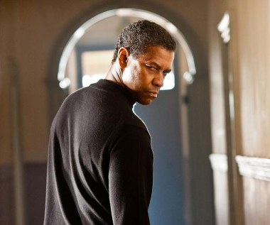 Denzel Washington w scenie z filmu "Safe House"