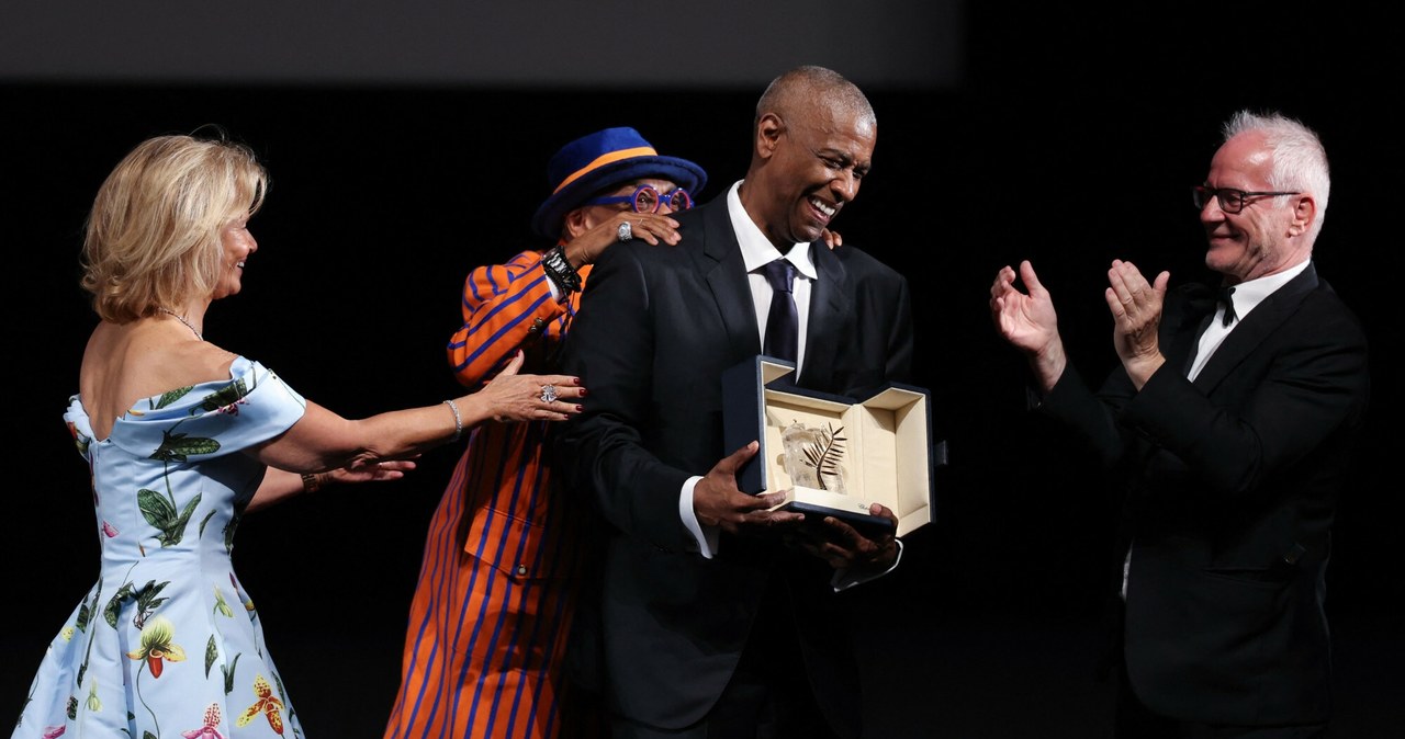 Denzel Washington z honorową Złotą Palmą w Cannes /SAMEER AL-DOUMY/AFP/East News /East News