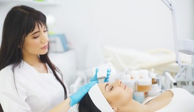 Depilacja laserowa. Kto powinien z niej zrezygnować i jak się przygotować?