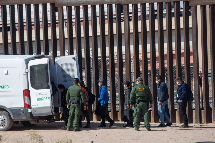 Deportacja imigrantów - zdjęcie poglądowe /shutterstock /Shutterstock