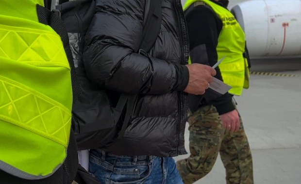 Deportowani z Polski. Samolot wystartował z Łodzi