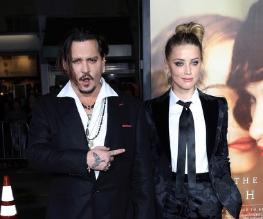 Depp i jego prawnicy przystąpili do kontrataku. Zażądali od Heard 50 milionów dolarów zadośćuczynienia za zniesławienie. Przedstawili też materiał dowodowy, z którego wynika, że to aktor był ofiarą ataków swojej byłej żony. W efekcie zrobił się z tego celebrycki spektakl, którym żyje cały świat.