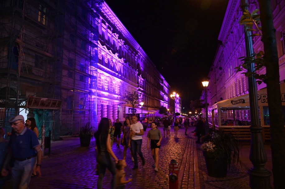 Deptak Bogusława podświetlony w ramach wydarzenia Iluminacje Szczecin 2021 /Marcin Bielecki /PAP