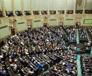 Deregulacji ciąg dalszy. Kolejne ustawy z zielonym światłem od Sejmu