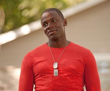 Derek Luke w scenie z filmu "Przyjaciel do końca świata"