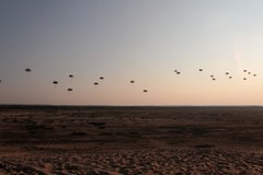 Desant amerykańskich spadochroniarzy na Pustyni Błędowskiej