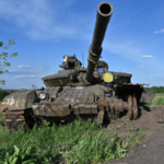 Desperacja na froncie. Ukraińcy rozbierają czołgi w poszukiwaniu pancerza