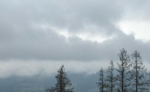 Deszcz, burze i ochłodzenie. Prognoza pogody na nowy tydzień