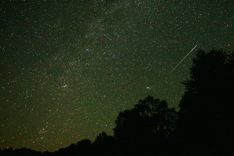 O ploaie de meteori este un fenomen în care materialul unui roi de meteori este ars în atmosfera superioară a Pământului.  / Wojciech Zawarnicki / Corespondent / Eastern News