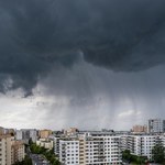 Deszcz nawalny to oberwanie chmury. Kiedy ulewa staje się kataklizmem?