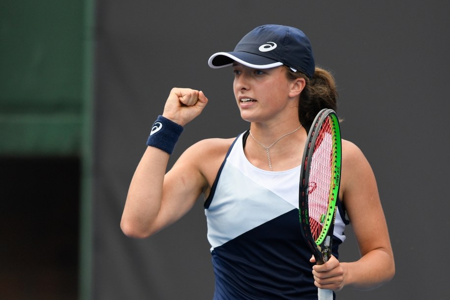 Deszcz pokrzyżował plany Igi Świątek w US Open. Polka wciąż może wygrać /Michal Kamaryt /PAP/CTK