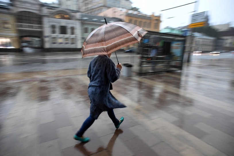 Deszcz w Polsce będzie nam towarzyszyć w ciągu najbliższych dni. /AFP