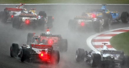 Deszczowa Grand Prix Chin dała się we znaki wielu kierowcom /AFP