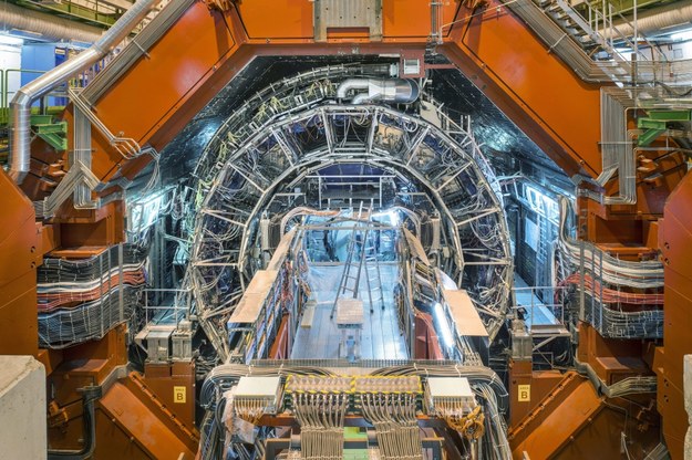 Detektor ALICE Wielkiego Zderzacza Hadronów /CHRISTIAN BEUTLER /PAP/EPA