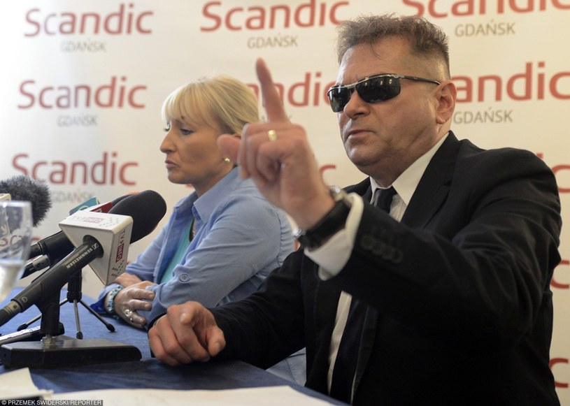 Detektyw Krzysztof Rutkowski i matka Iwony Wieczorek /Przemek Swiderski/REPORTER /East News