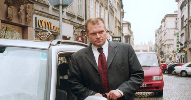 Detektyw przy jednym ze swoich charakterystycznych samochodów "Rutkowski Patrol". /AKPA