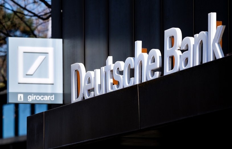 Deutsche Bank mocno tracił na giełdzie w piątek /Hauke-Christian Dittrich/ DPA /AFP