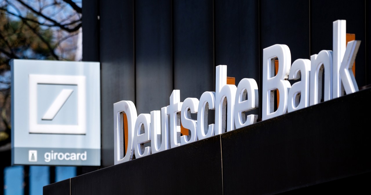 Deutsche Bank mocno tracił na giełdzie w piątek /Hauke-Christian Dittrich/ DPA /AFP