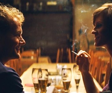 Devid Striesow i Sophie Rois w scenie z filmu "Trzy"