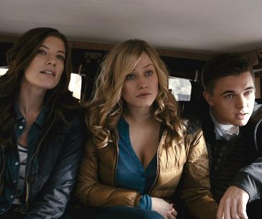 Devin Kelley, Olivia Dudley i Jesse McCartney w scenie z filmu "Czarnobyl. Reaktor strachu"