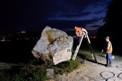 Dewastacja głazu papieskiego