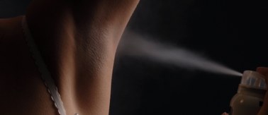 Dezodoranty mogą zwiększać ryzyko raka piersi