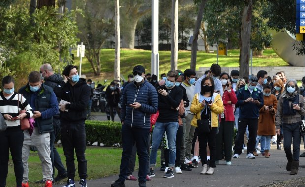 "DGP": Rząd sprzedaje szczepionki innym krajom. U nas brak chętnych