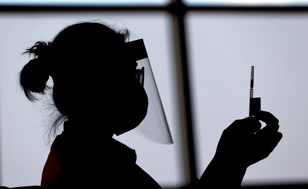 "DGP": Szczepionki dla Uzbekistanu. W tle ewakuacja z Afganistanu  