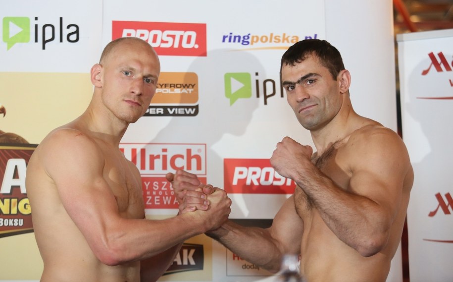 "Diablo" i "Maszyna" podczas ceremonii ważenia w Warszawie /Leszek Szymański /PAP