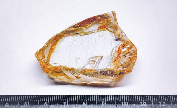 Diament-gigant znaleziony w Rosji. Sankcje utrudnią jego sprzedaż