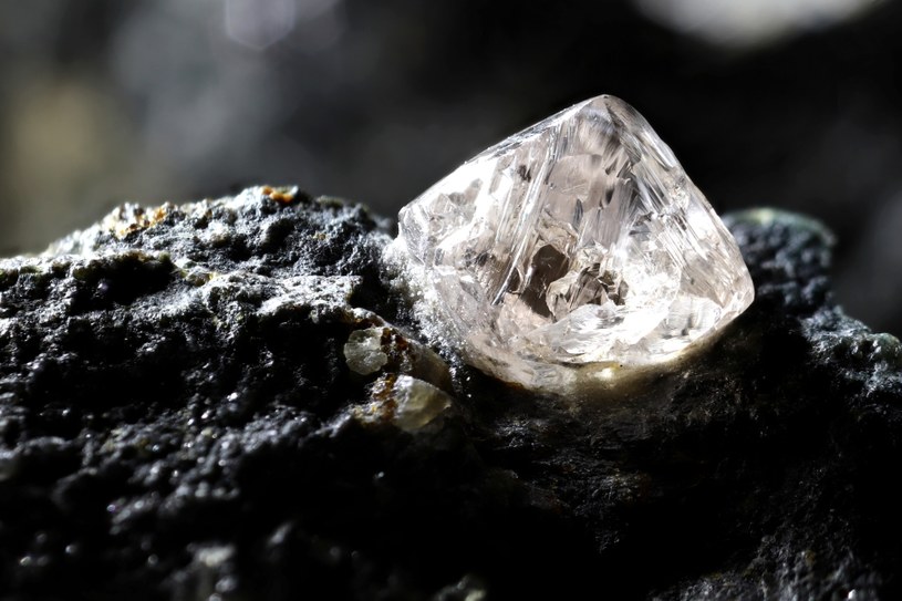 Diament w kimberlicie /123RF/PICSEL