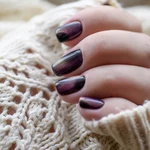 Diamond aura nails czyli manicure pełen blasku i odwagi. Najmodniejsze paznokcie nadchodzącego sezonu