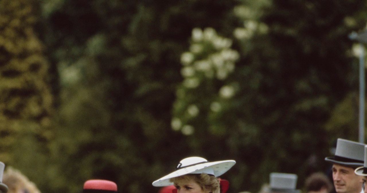 Diana chętnie sięgała po niebieskie, białe oraz czerwone rajstopy. /Tim Graham Photo Library /Getty Images