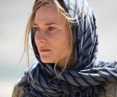 Diane Kruger w scenie z filmu "Terytorium wroga"