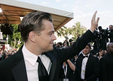 DiCaprio ćwiczy cesarskie pozdrowienie /AFP