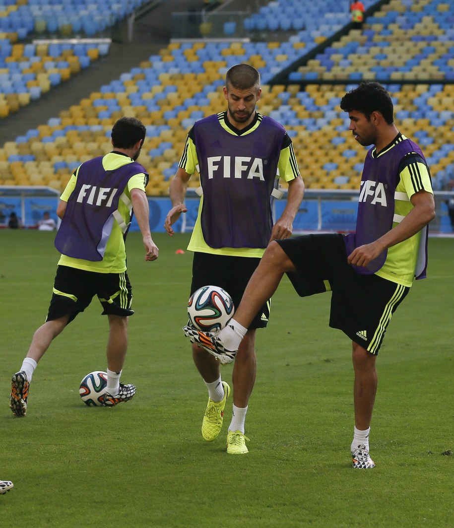 Diego Costa (po lewej) i Gerard Pique na treningu /JUANJO MARTIN /PAP/EPA