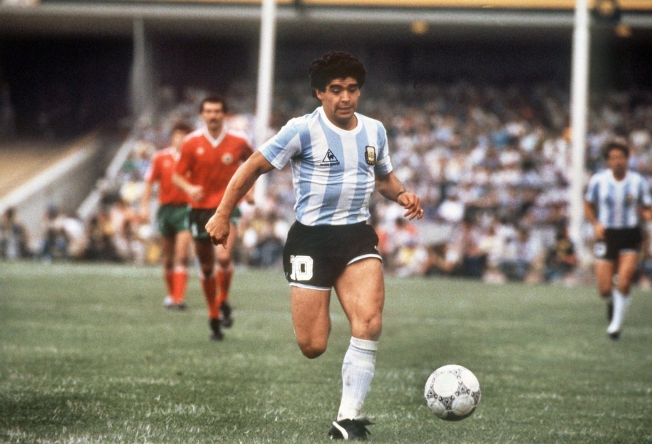 Diego Maradona podczas mundial w 1986 roku /DPA /PAP/EPA