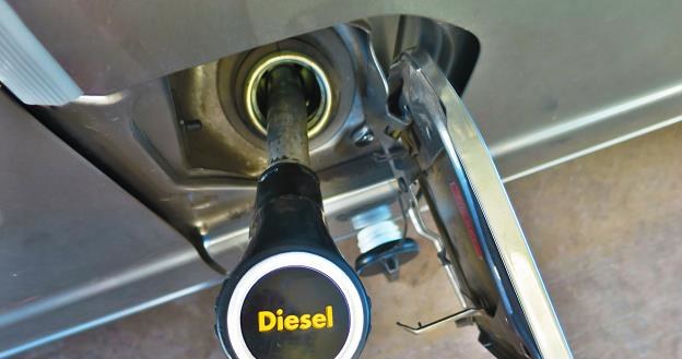 Diesel wciąż poniżej 5 zł /&copy;123RF/PICSEL