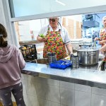 Dieta planetarna w szkołach oceniona przez Polaków. Wyniki zaskakują