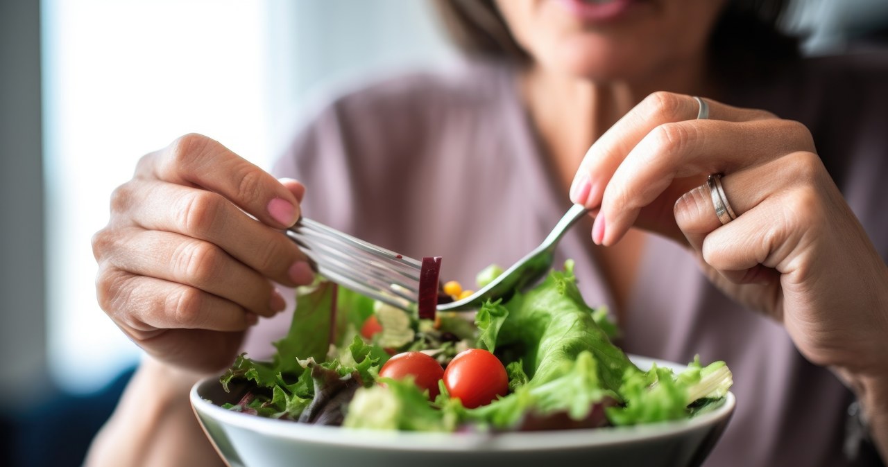 Dieta śródziemnomorska to przede wszystkim żywność pochodzenia roślinnego z ograniczonymi produktami pochodzenia zwierzęcego /123RF/PICSEL