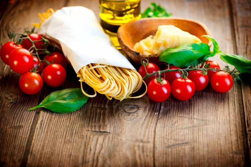 Dieta śródziemnomorska zyskała opinię zbawiennej dla zdrowia głównie dlatego, że jednym z jej fundamentów są zdrowe tłuszcze /123RF/PICSEL
