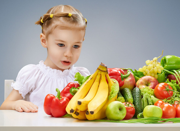 Dietę wegetariańską najlepiej wprowadzać pod okiem pediatry. /123RF/PICSEL