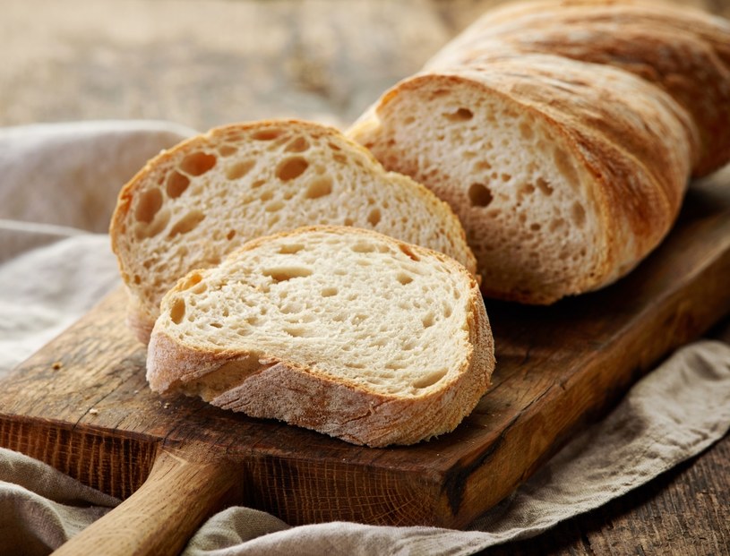 Dietetycy coraz częściej przekonują, by nie rezygnować ze spożywania chleba /123RF/PICSEL