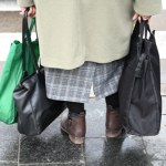 Diler narkotykowy pomaga starszej pani z zakupami. Alarm w kraju UE